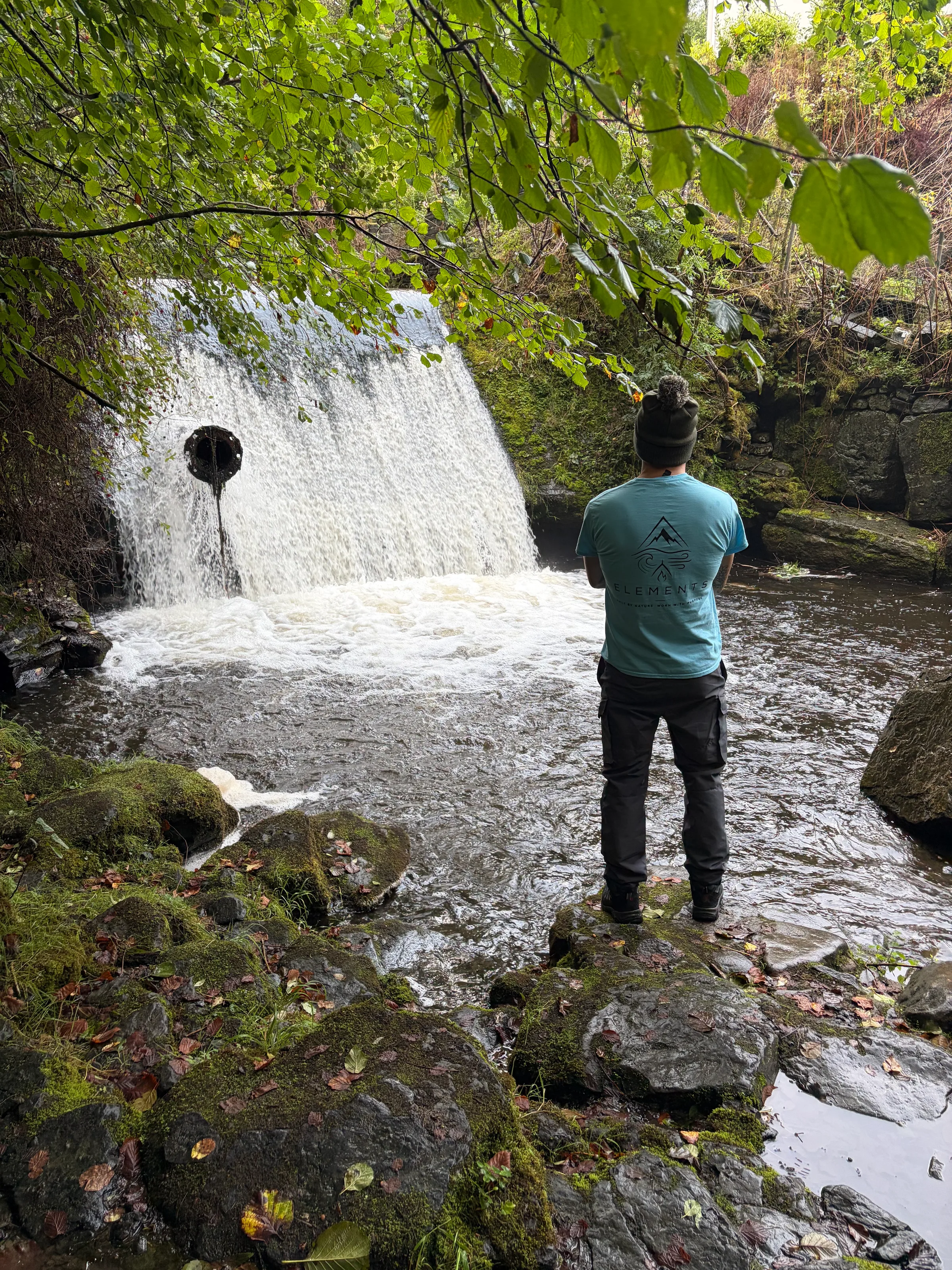 Elements blue T-shirt in the field